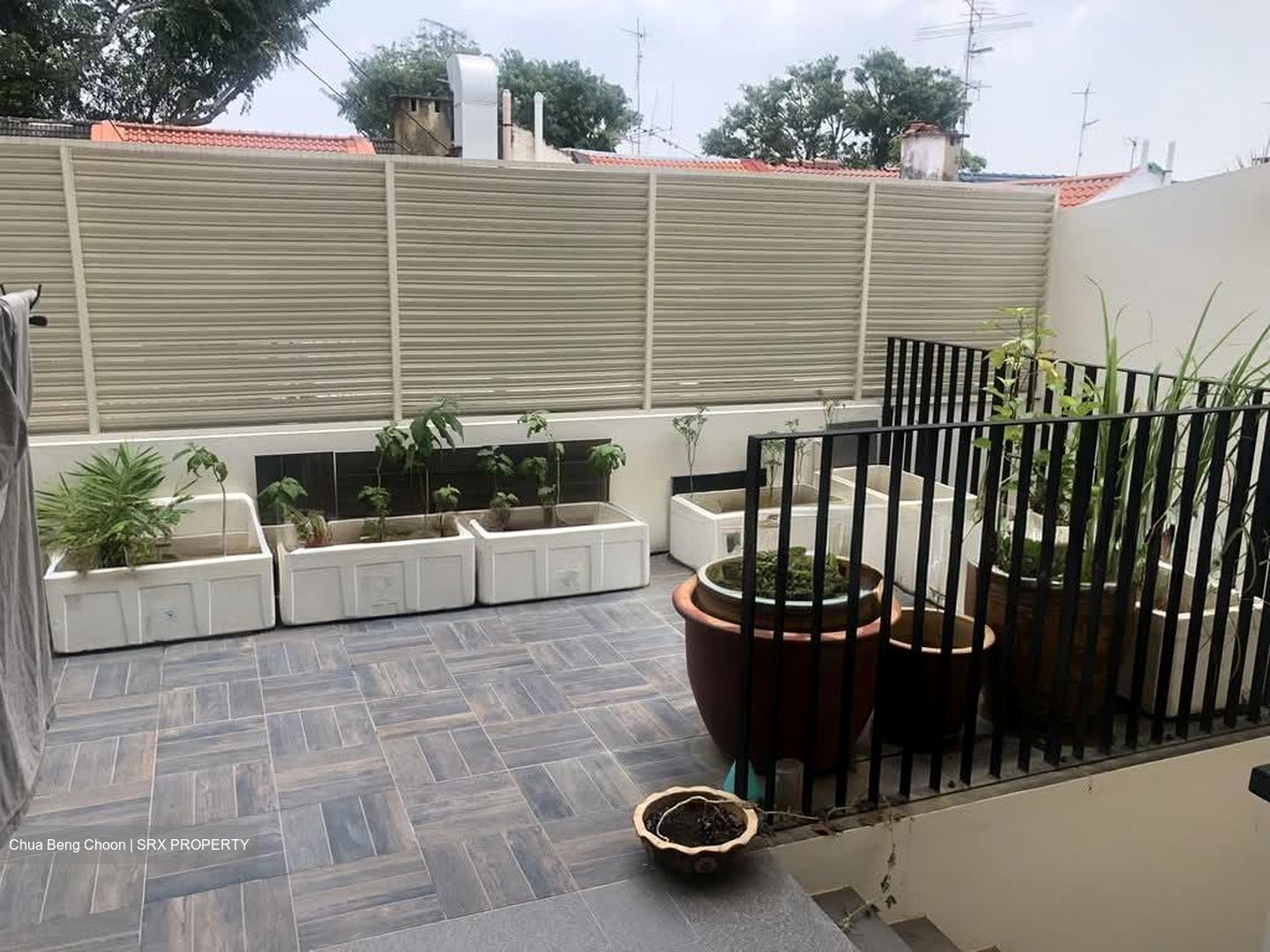 Jin Ding Garden (D16), Terrace #571701151
